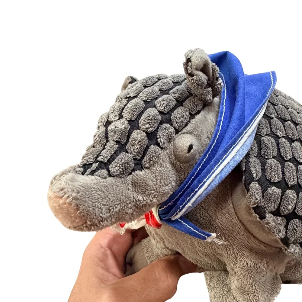 Unbranded plush armadillo